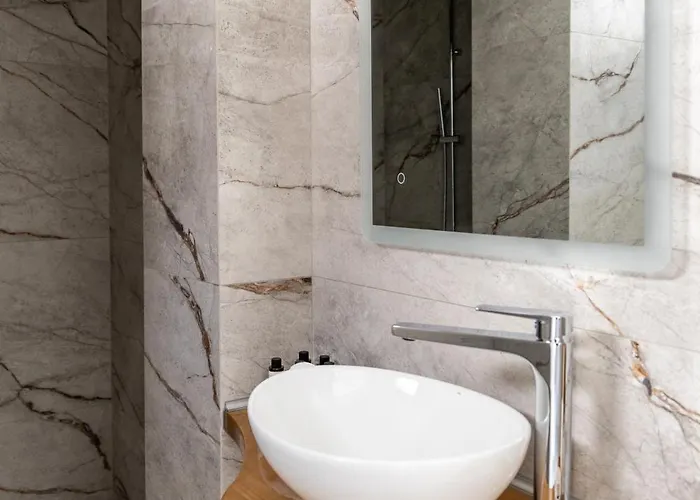 Lejlighed Almyra House