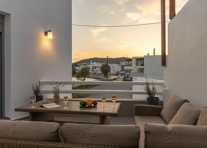 Almyra House Adamantas